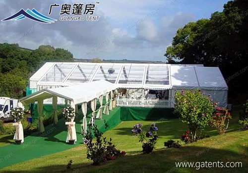 在婚禮篷房?jī)?nèi)舉辦婚禮與在酒店舉辦婚禮有哪些區(qū)別？